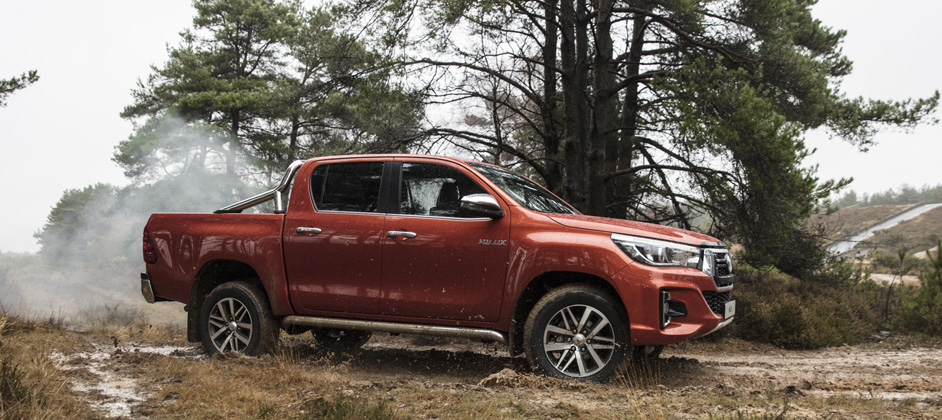 Toyota Hilux стал лидером по продажам пикапов на рынке РФ