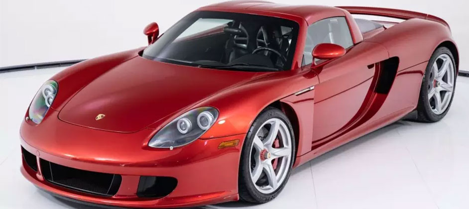 На продажу выставили Porsche Carrera GT в фирменном цвете Ferrari