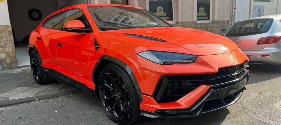 В Ставрополе продают Lamborghini за 50 млн и редкий Land Rover за 18 млн